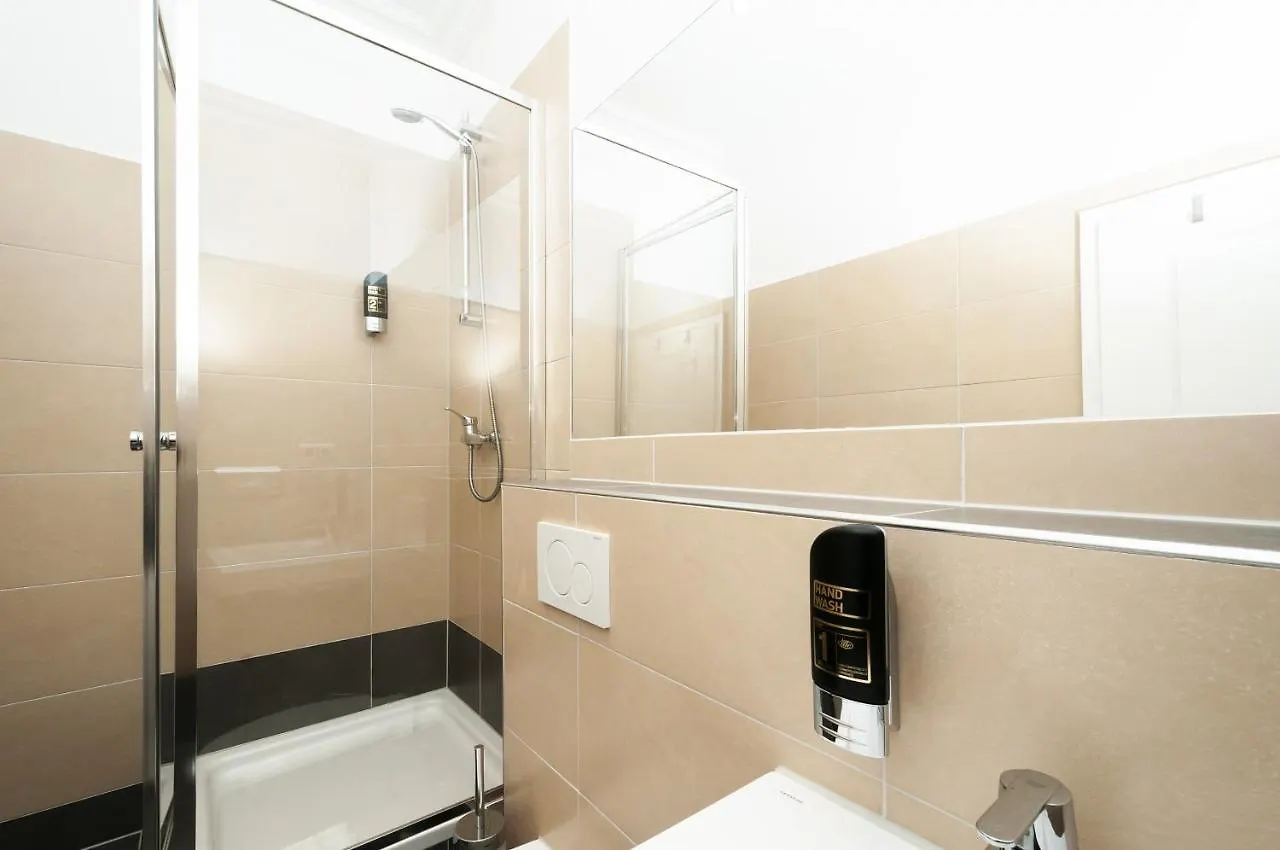 Hotel Gruene Tanne Hamburgo