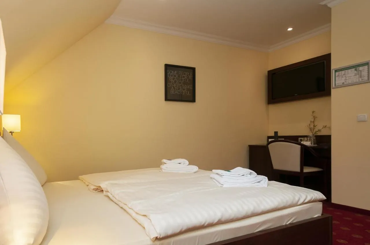 Hotel Gruene Tanne Hamburgo
