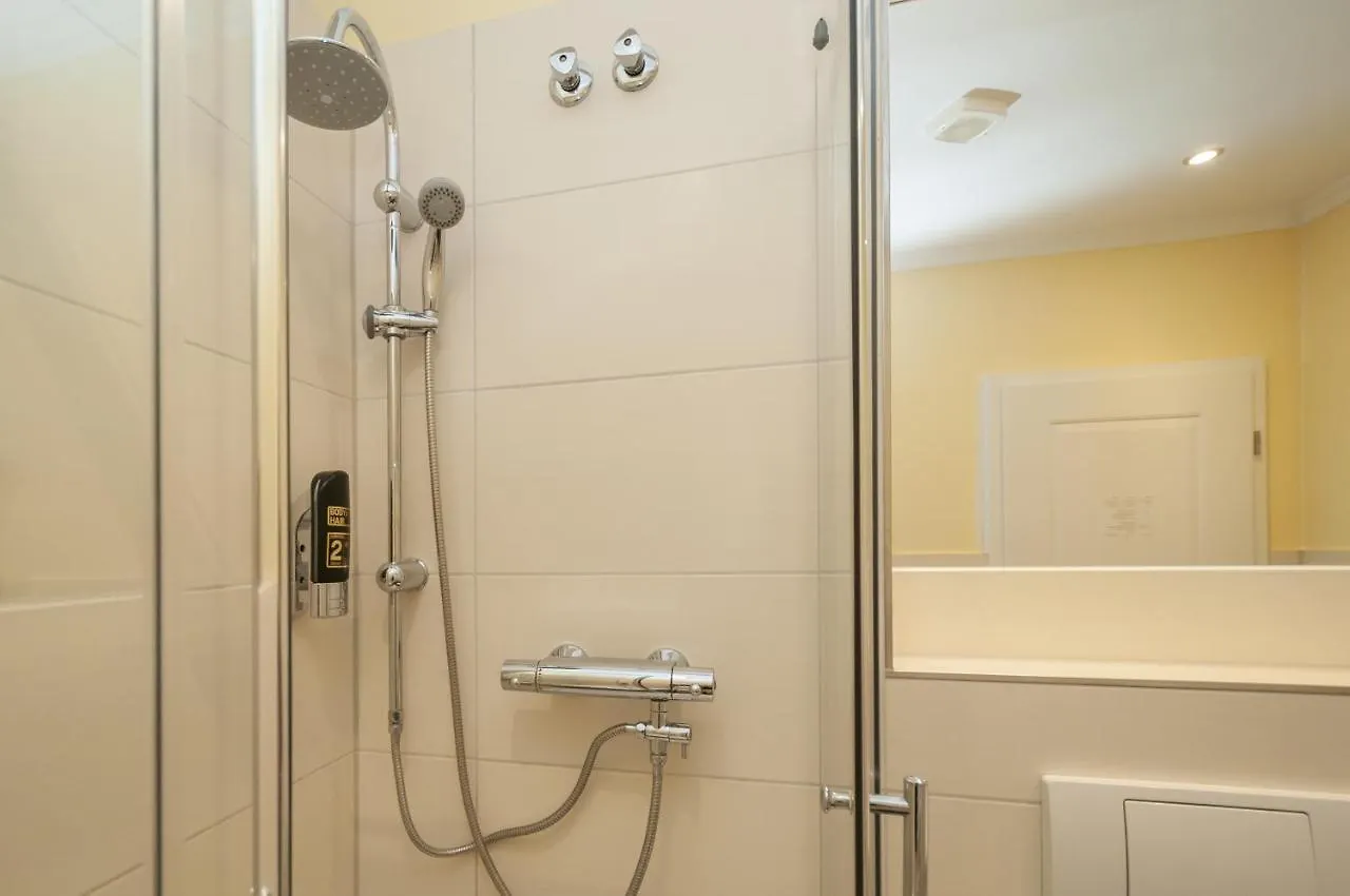 Hotel Gruene Tanne Hamburgo